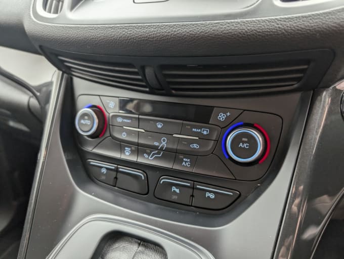 2025 Ford Kuga