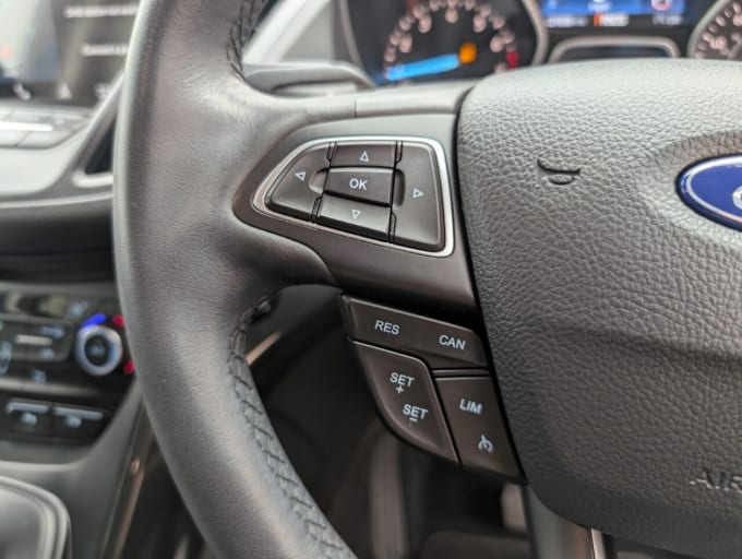 2025 Ford Kuga