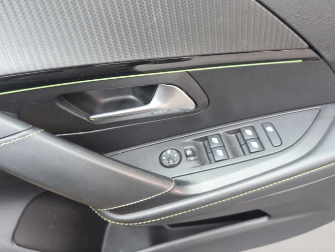 2025 Peugeot E-208