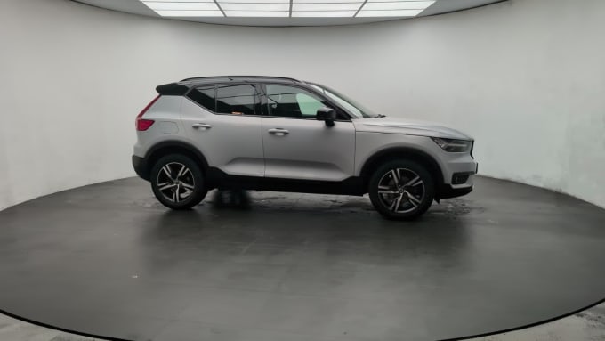 2025 Volvo Xc40