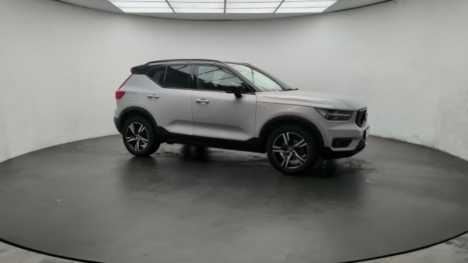 2025 Volvo Xc40