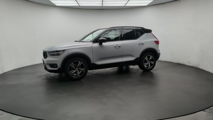 2025 Volvo Xc40