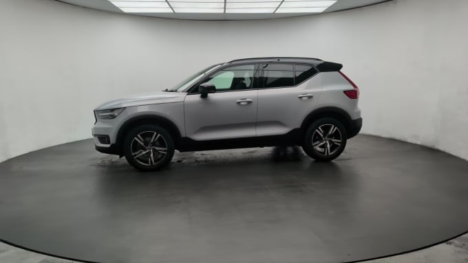 2025 Volvo Xc40