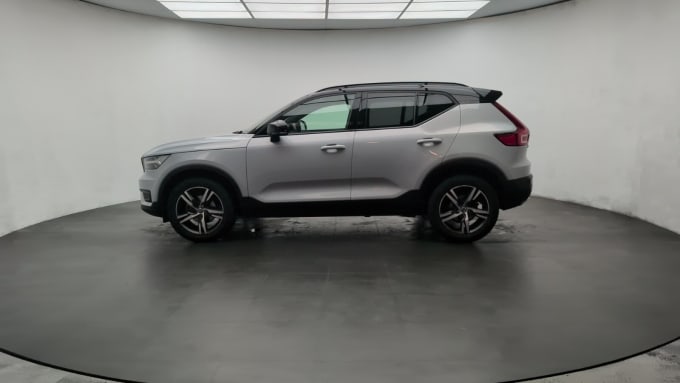 2025 Volvo Xc40