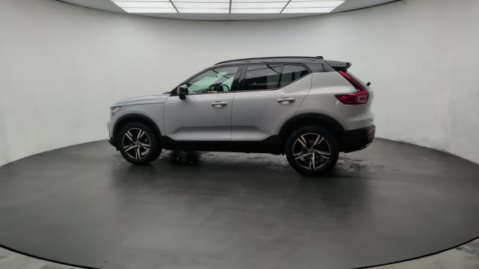 2025 Volvo Xc40
