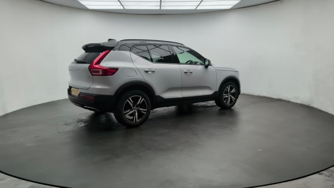 2025 Volvo Xc40