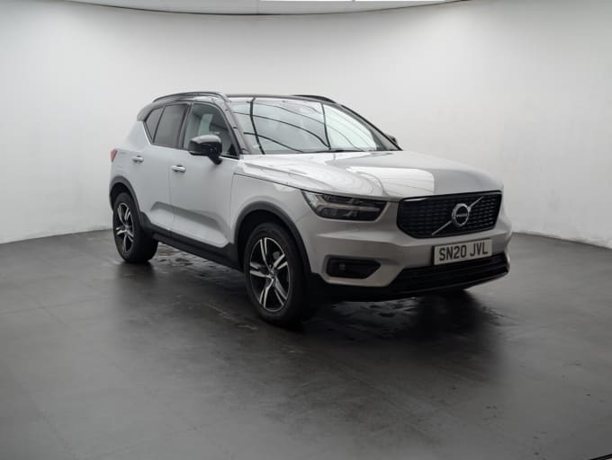 2025 Volvo Xc40