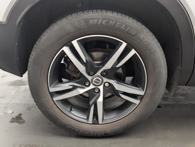 2025 Volvo Xc40