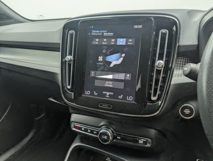 2025 Volvo Xc40