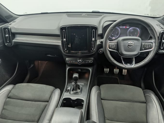2025 Volvo Xc40