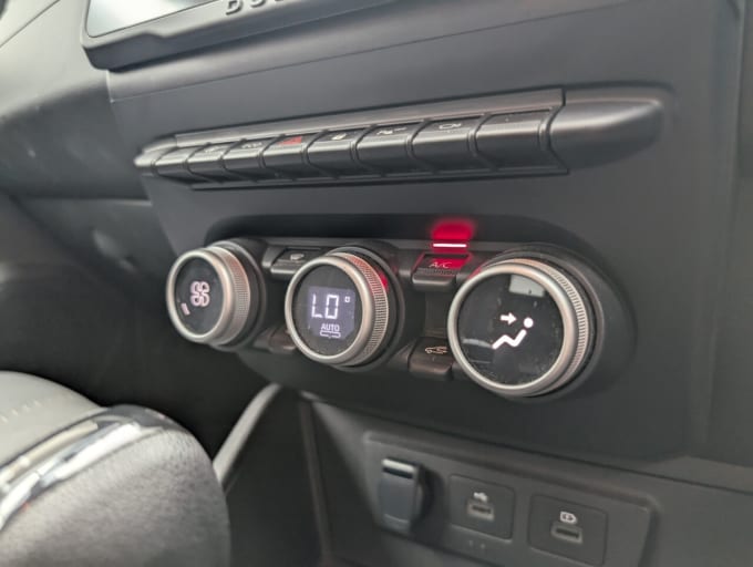 2025 Dacia Duster