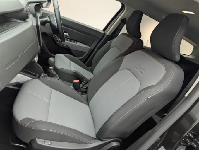 2025 Dacia Duster