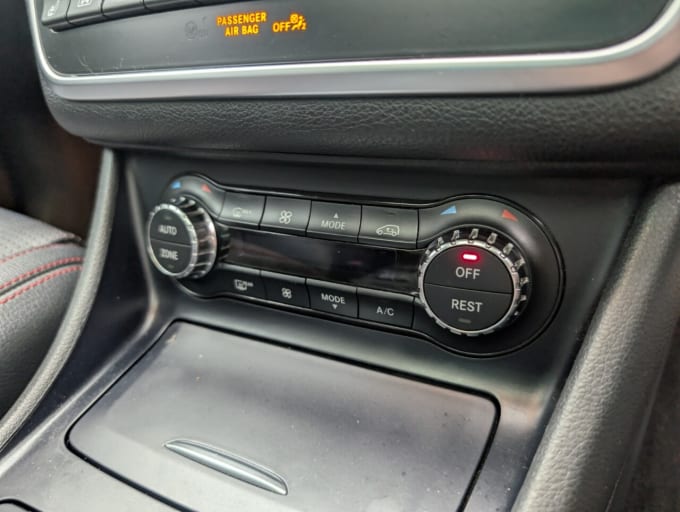 2025 Mercedes-benz 180
