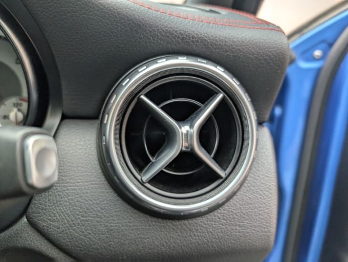 2025 Mercedes-benz 180