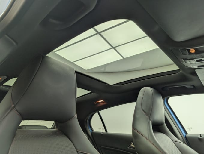 2025 Mercedes-benz 180