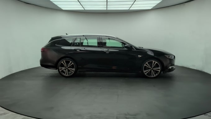 2025 Vauxhall Insignia