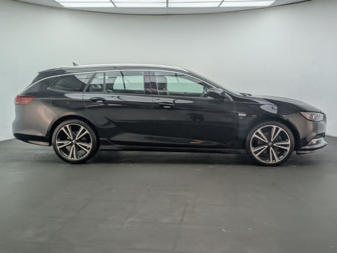 2025 Vauxhall Insignia
