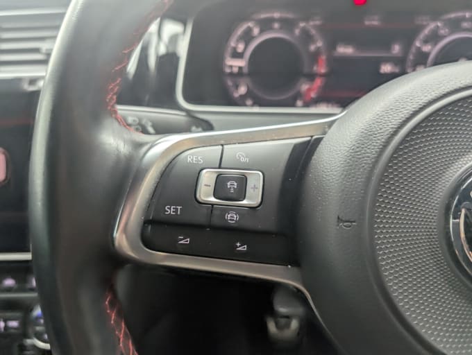 2025 Volkswagen Golf
