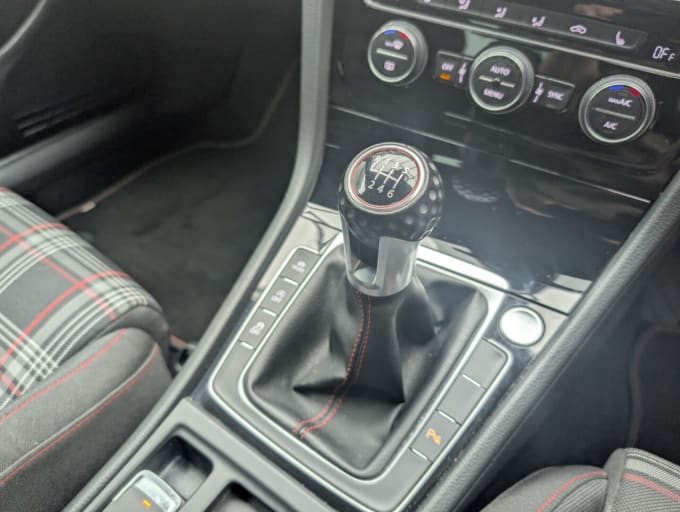 2025 Volkswagen Golf