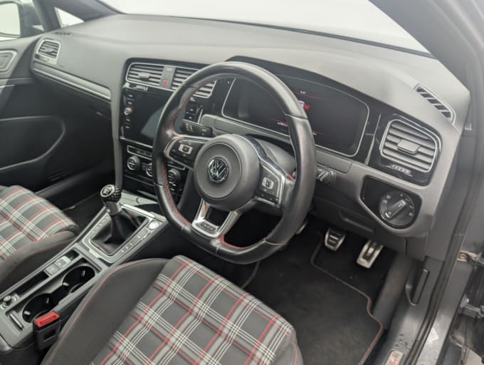 2025 Volkswagen Golf