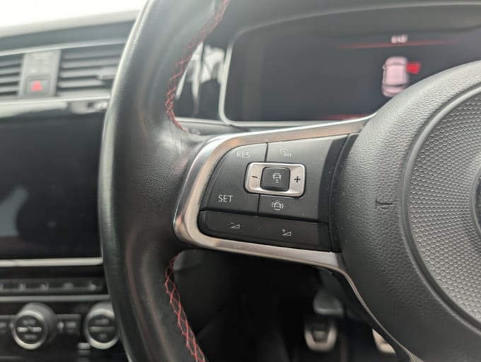 2025 Volkswagen Golf