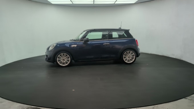 2025 Mini Hatch