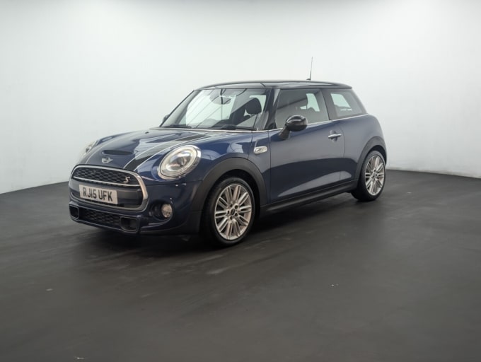 2025 Mini Hatch