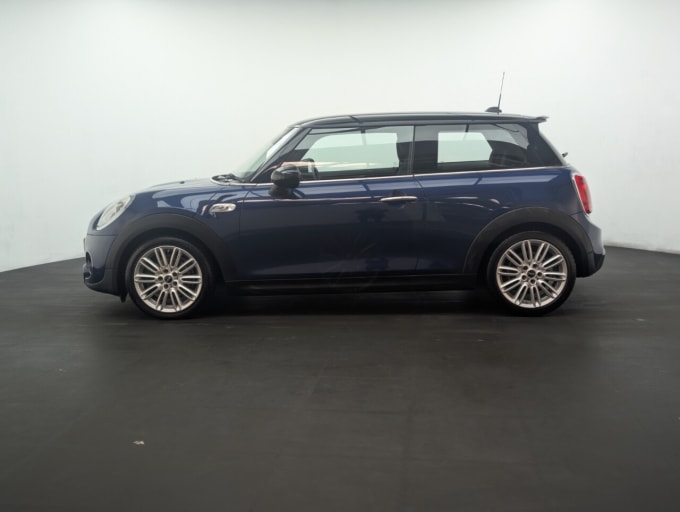 2025 Mini Hatch
