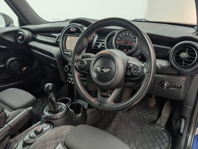 2025 Mini Hatch