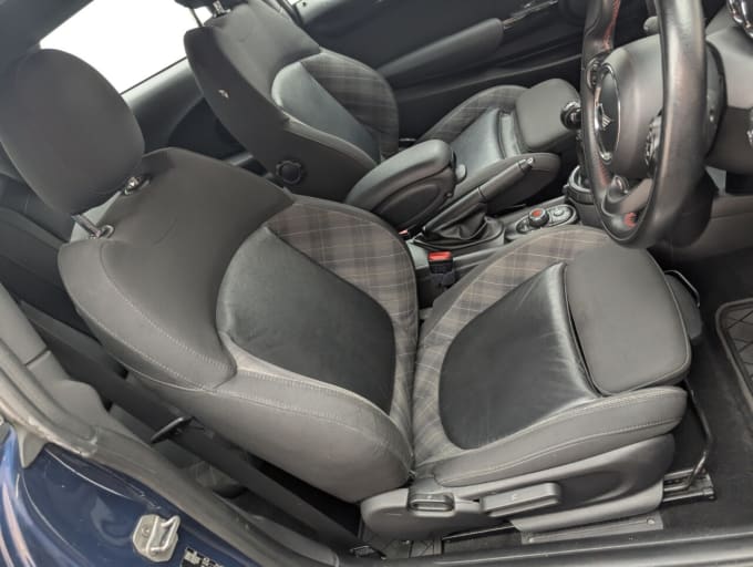 2025 Mini Hatch