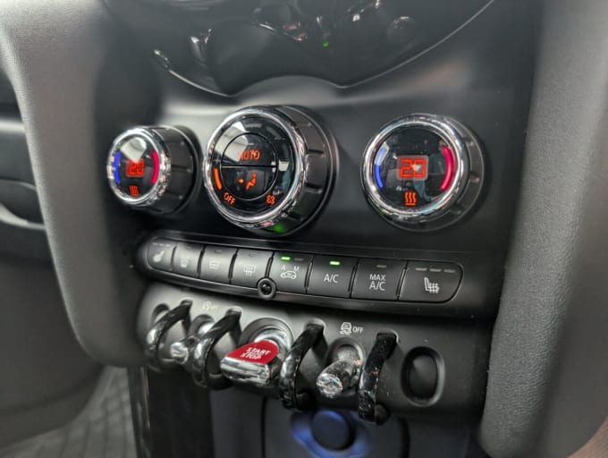 2025 Mini Hatch