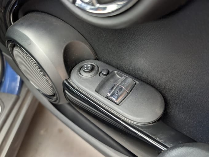 2025 Mini Hatch