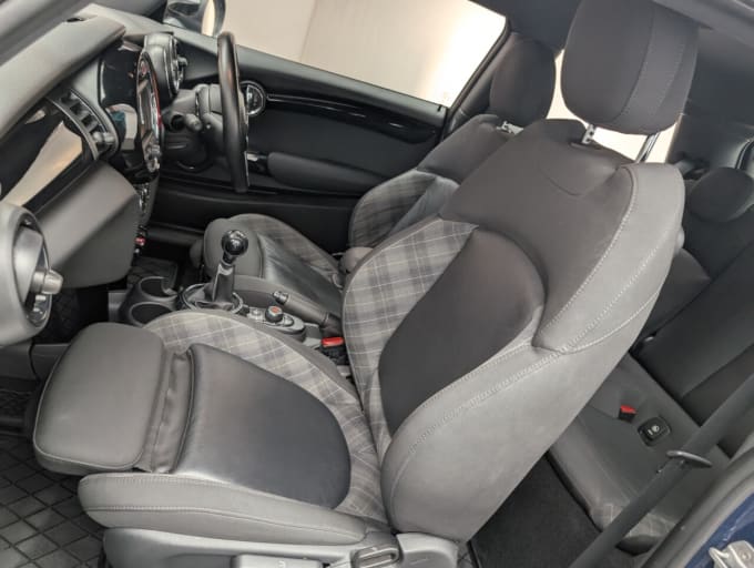 2025 Mini Hatch