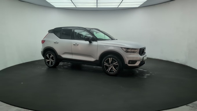 2025 Volvo Xc40