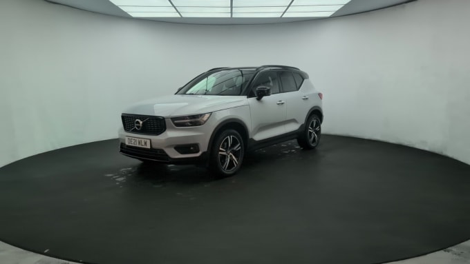 2025 Volvo Xc40