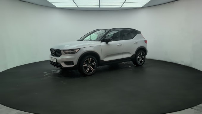 2025 Volvo Xc40