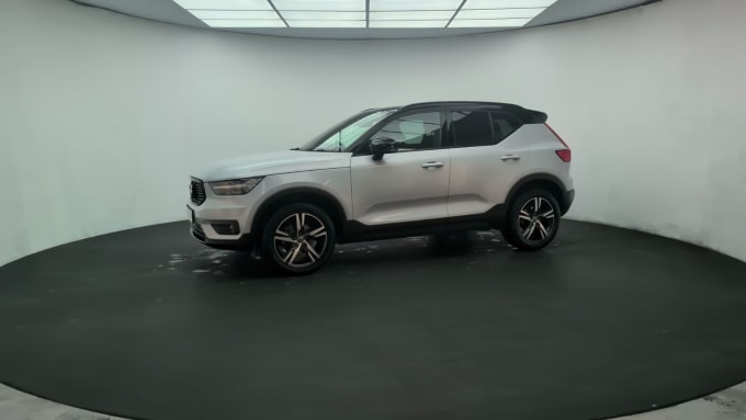 2025 Volvo Xc40