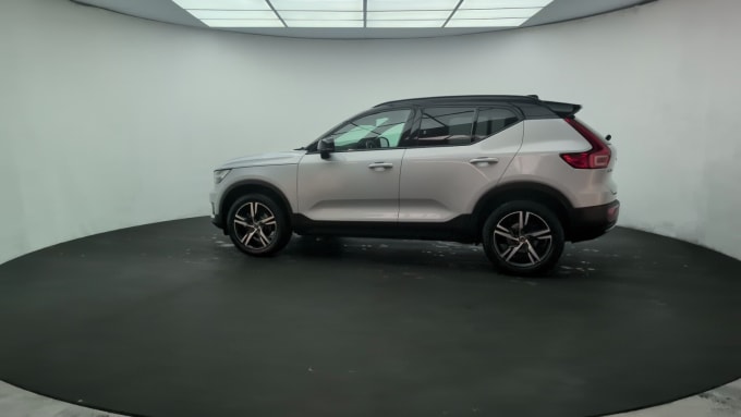 2025 Volvo Xc40