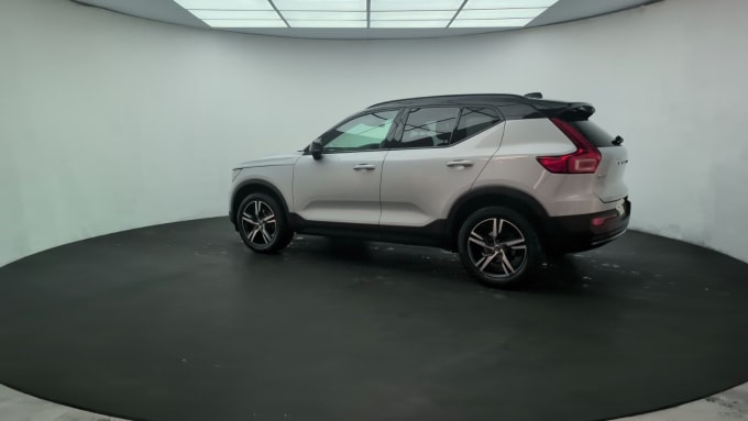 2025 Volvo Xc40