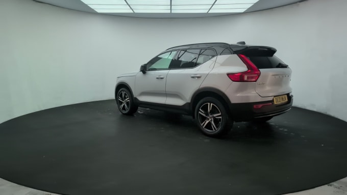 2025 Volvo Xc40