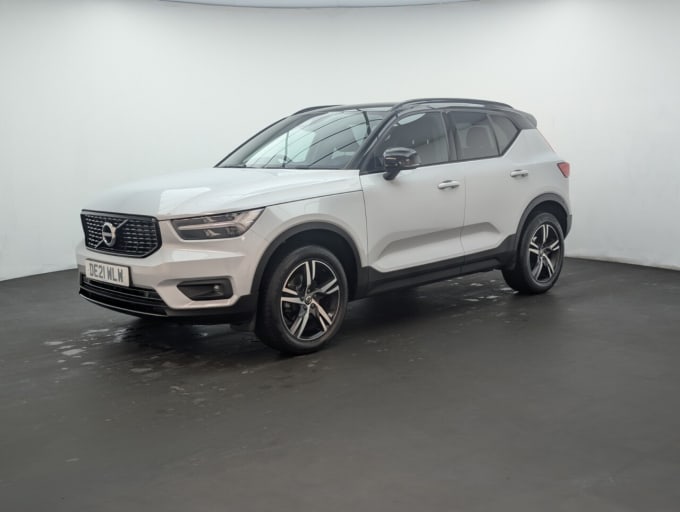 2025 Volvo Xc40