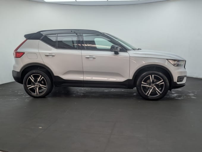 2025 Volvo Xc40