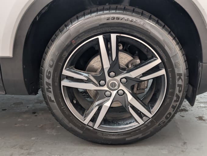 2025 Volvo Xc40