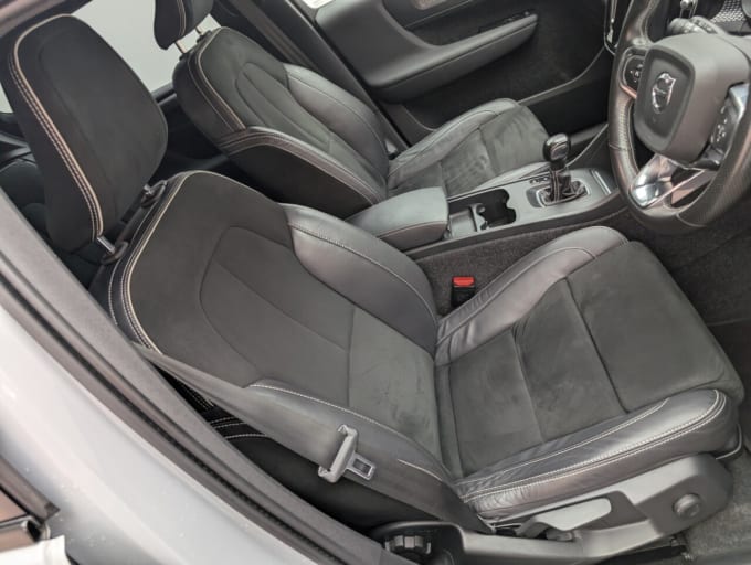2025 Volvo Xc40