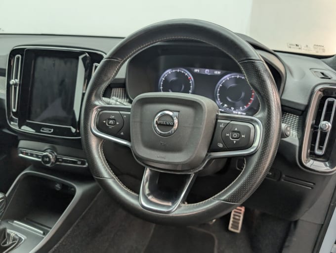 2025 Volvo Xc40