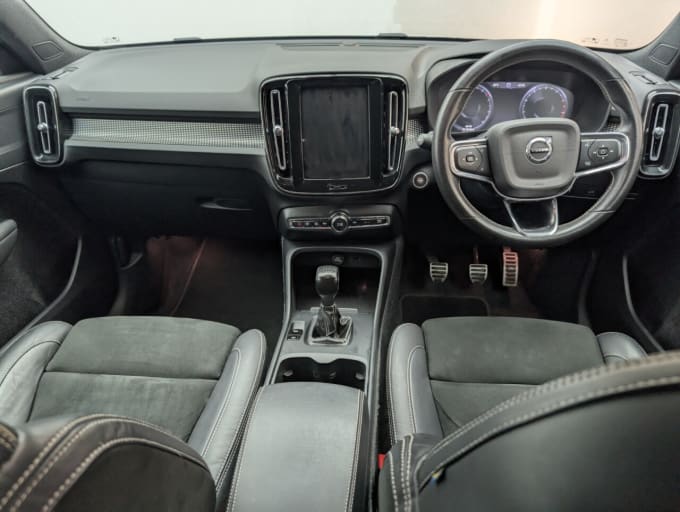 2025 Volvo Xc40