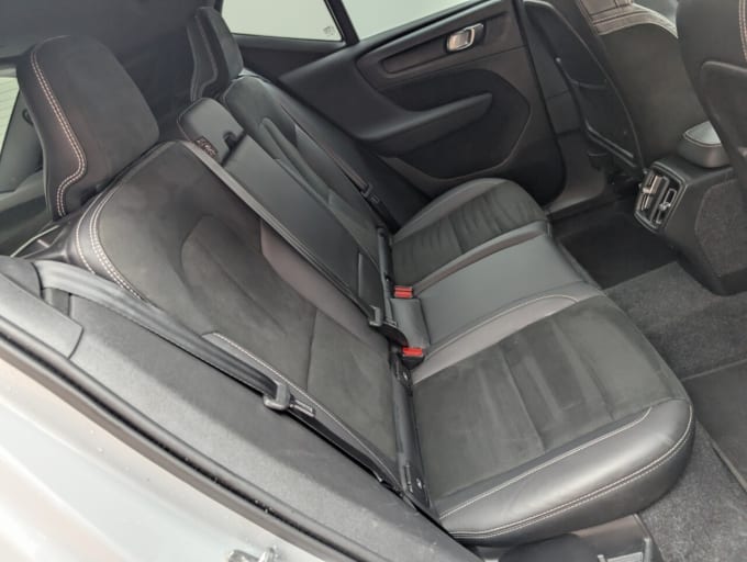2025 Volvo Xc40