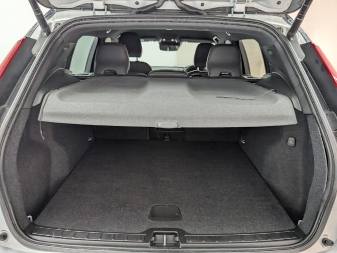 2025 Volvo Xc40
