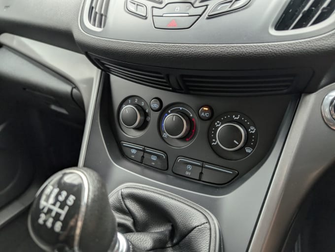 2025 Ford Kuga
