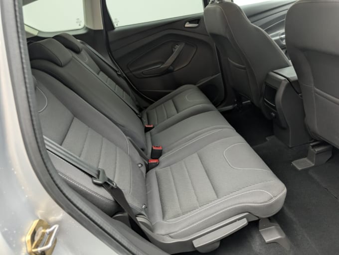 2025 Ford Kuga